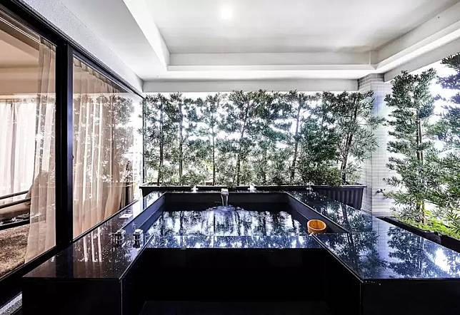 山形閣讓旅人體驗結合日本山形道地氛圍的泡湯文化 (圖片提供/Ｈotels.com)