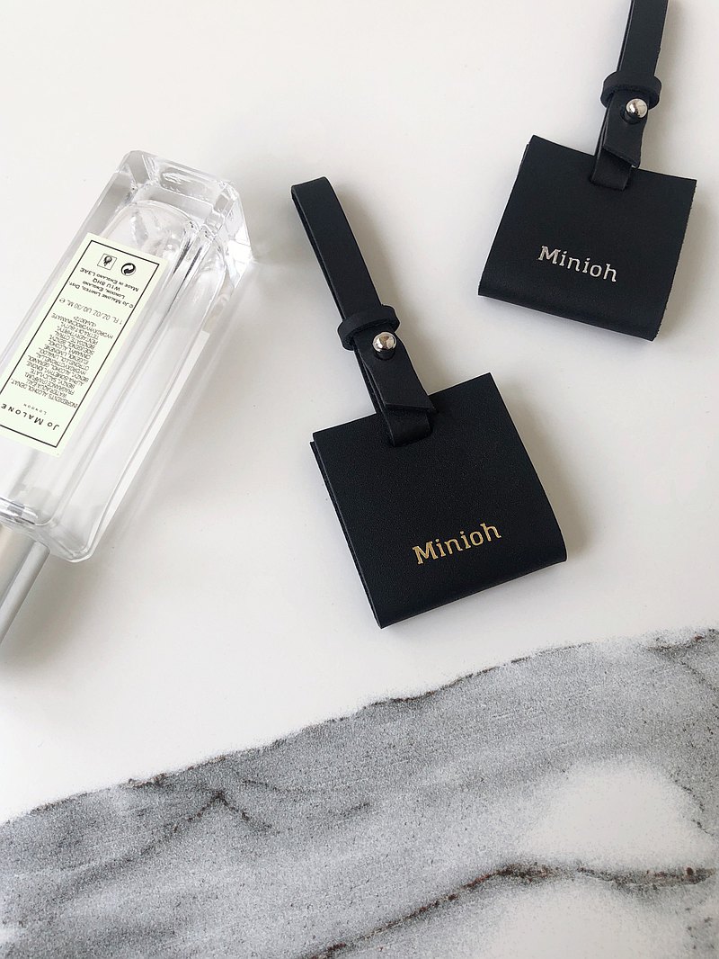 造型好看的刻字吊飾 / 把喜歡的味道帶在身上 / 質感極佳的歐洲植鞣革