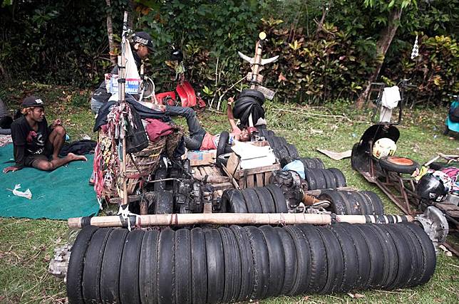 Perlawanan Gigih Vespa 'Mad Max' Bertahan di Jalanan Indonesia