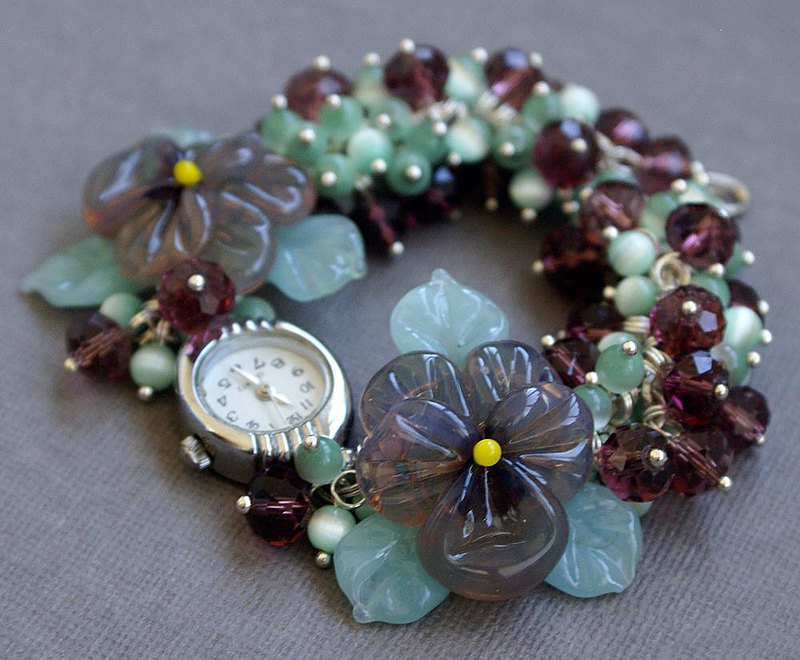 帶紫色花朵的手錶，玻璃三色紫羅蘭手鍊，薰衣草串珠燈飾手錶