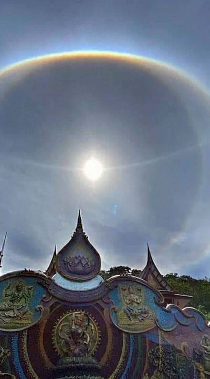 เฮียนอู้กำเมือง