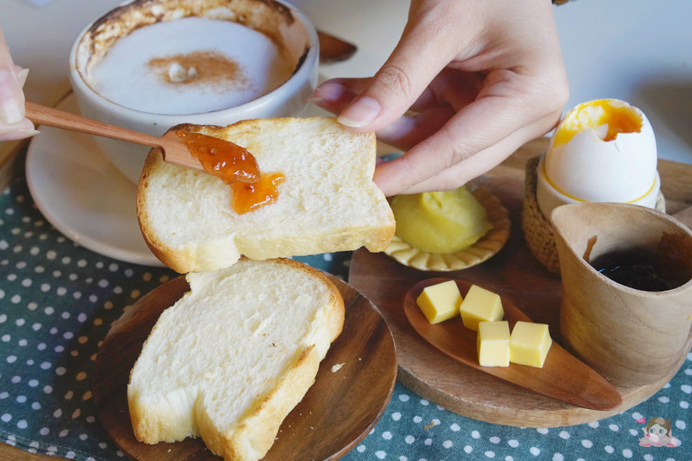 弘大&延南洞咖啡 MOMENT COFFEE (모멘트카페)，美味吐司自己烤，日系雜貨文青風、韓式網美咖啡店