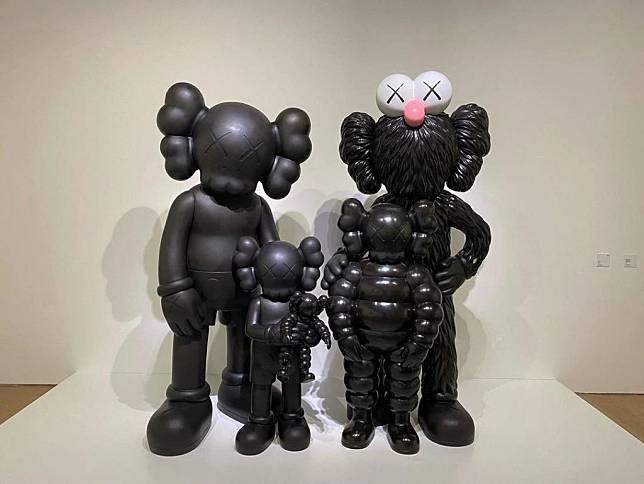 展覽直擊】當代藝術大師KAWS 個展「 KAWS TOKYO FIRST」開幕，從繪畫