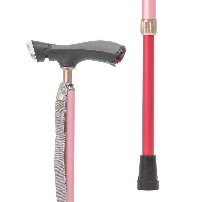 第①段角度：燈罩設計補光至前方15度，開門時可以清楚照到鑰匙孔。 第②段角度：平行照射前方，適用於普通平整的柏油路面或是熟悉的環境照射前方路況。 第③段角度：約往下45度角，可照射腳邊路面，適用於路面