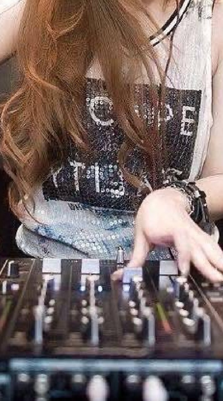 ༼(∩ ͡°ลูกทุ่งเพลินเพลิน ͡°)༽⊃━☆ﾟ. * ･ ｡ﾟ