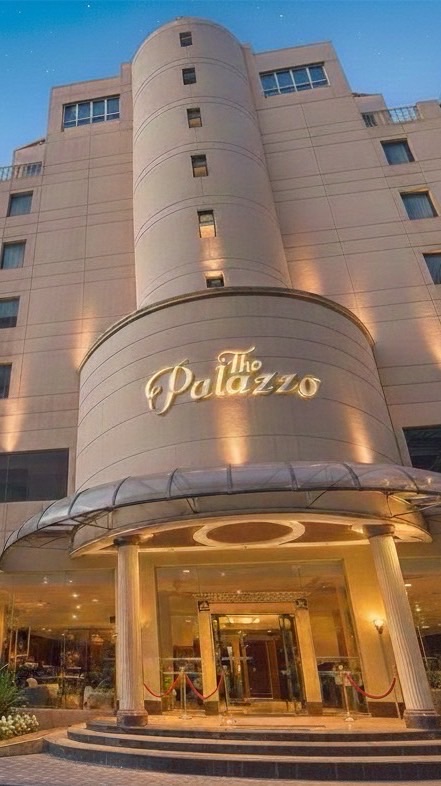 Staff The Palazzo , Sea side, Hip