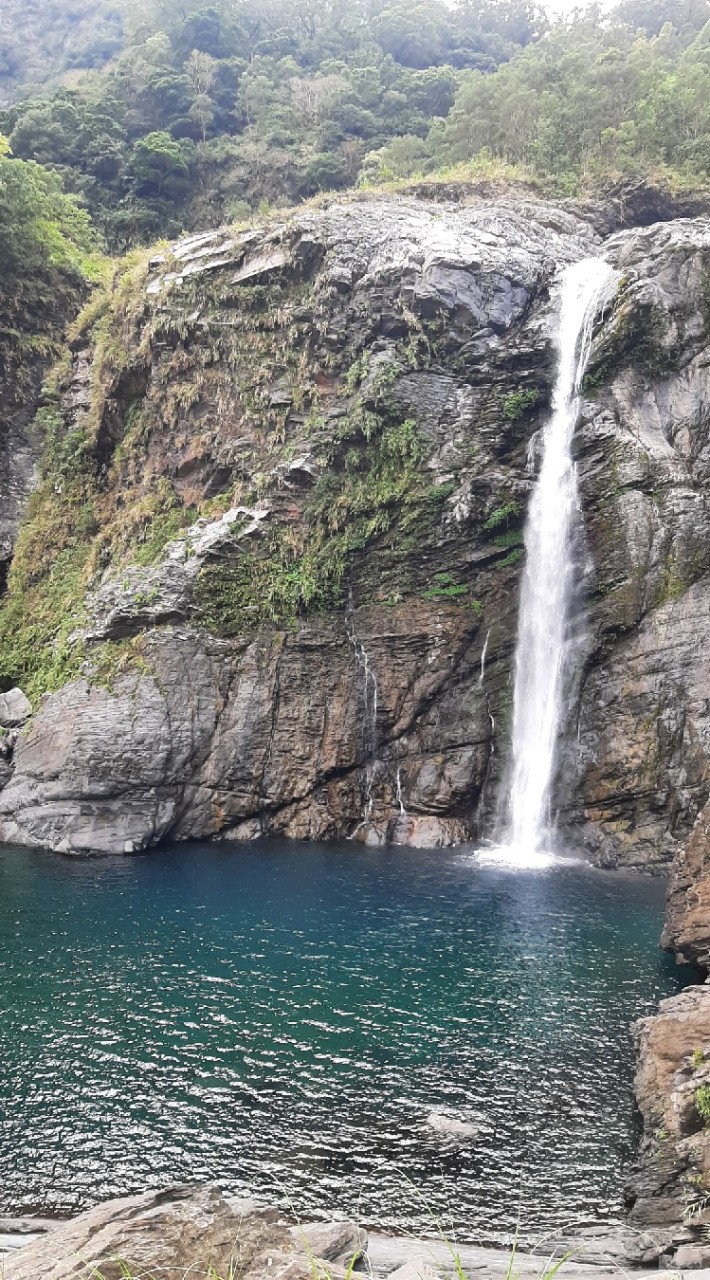雄愛爬山夯肉旅遊