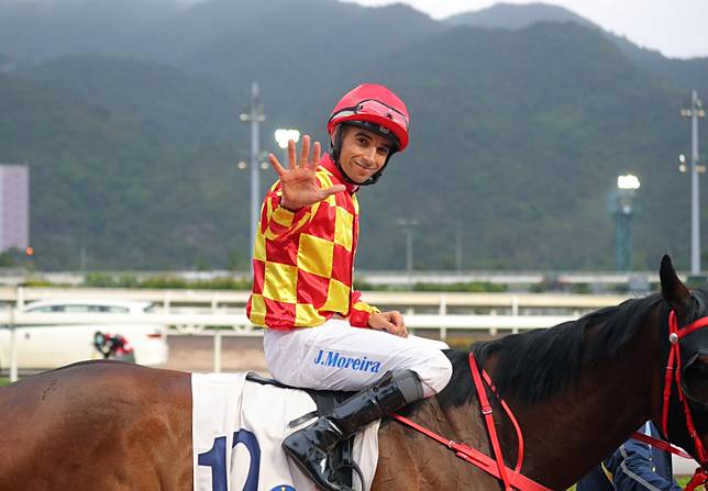 Joao Moreira Sails Past 900 Winners With Five Timer And Could Reach Tony Cruz This Season South China Morning Post Line Today