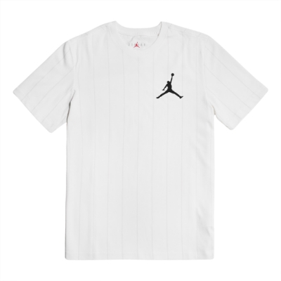 品牌: NIKE 型號: CD5609-100 品名: Jordan Tee 特點: 喬丹 飛人 圓領 穿搭 草寫英文 棒球風 白 黑