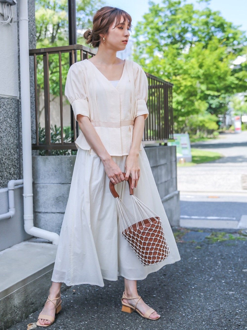 日本女孩提升魅力的約會穿搭小技巧！以魚尾上衣打造爆棚魅力指數1