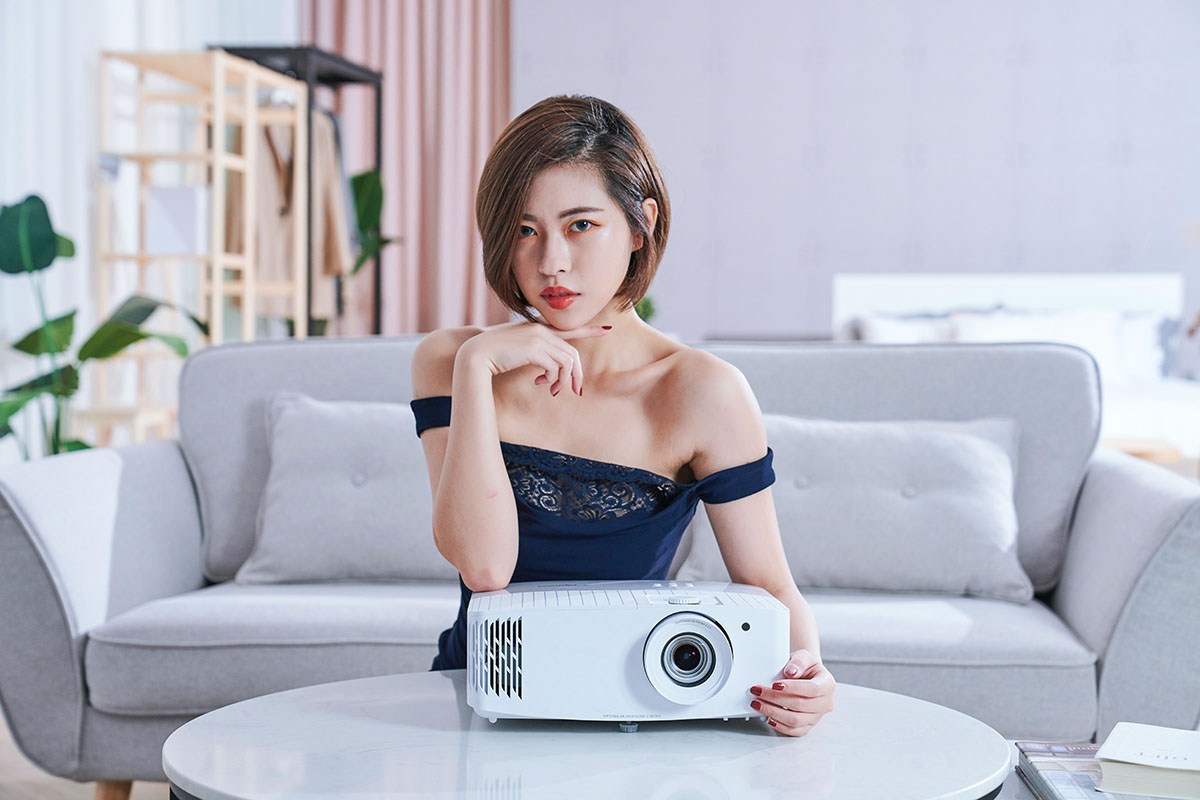 世界首款240Hz 劇院級電玩投影機Optoma UHD50X，4K HDR 超高畫質，電競遊戲超低延遲| LINE購物