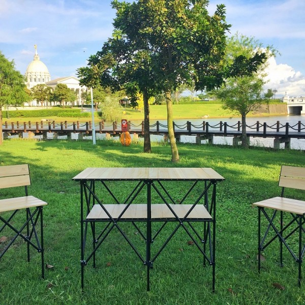 桌子,吧台桌,酒吧桌,高腳桌,木桌,摺疊桌,蛋捲桌,露營桌,野餐桌,摺疊,收納,功能型,傢俱,居家,戶外,咖啡廳,方便攜帶,工業風,質感,高品質,臺灣製造,推薦