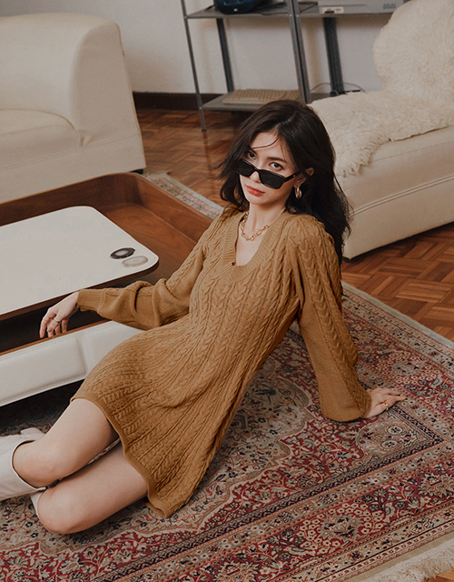 V領澎袖麻花針織短洋裝