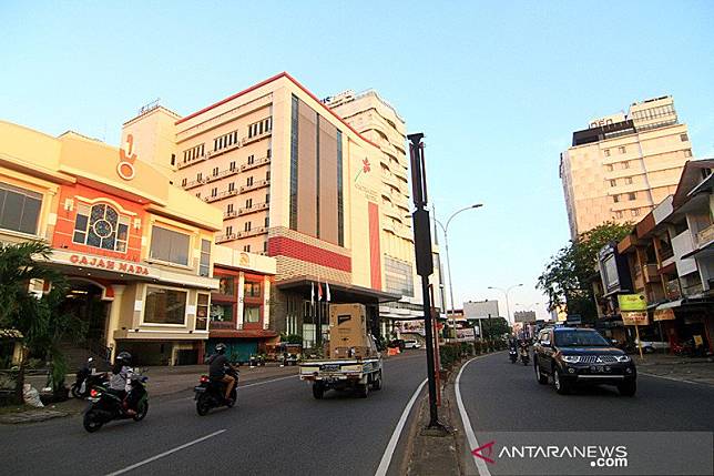 Pengalihan Jalan Gajah Mada Pontianak Percontohan Penanganan Covid 19 Antaranews Com Line Today