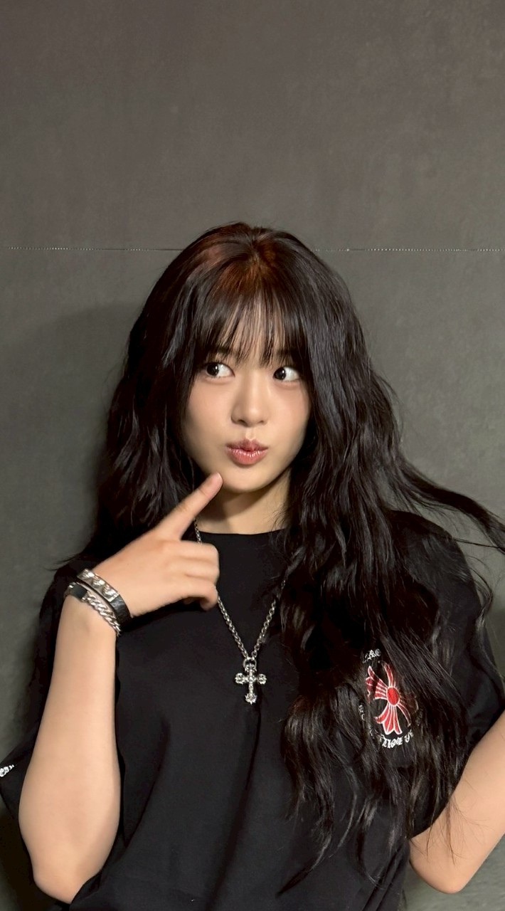 安控窩 安兪眞 ANYUJIN 안유진 ONLY