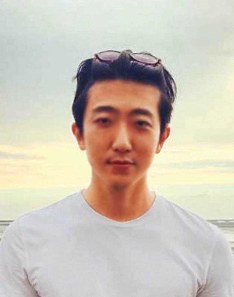 由於都有一雙厭世瞇瞇眼，白潤音被林俊傑說長得跟懷秋很像。（圖／翻攝自懷秋臉書）