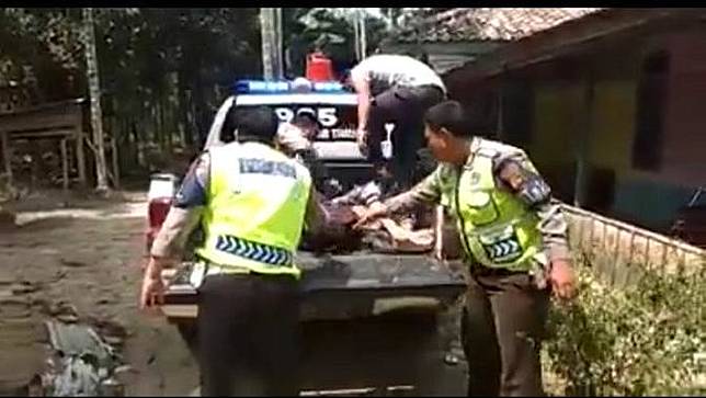 Image result for jenazah Dibonceng Pakai Motor