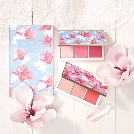 韓國 A'PIEU x Marymond 木蘭花三色腮紅 4.5g*3 木蘭花腮紅盤 腮紅盤 腮紅 A pieu APIEU【N202678】。美容與彩妝人氣店家EZMORE購物網的【就是最愛美妝聯名