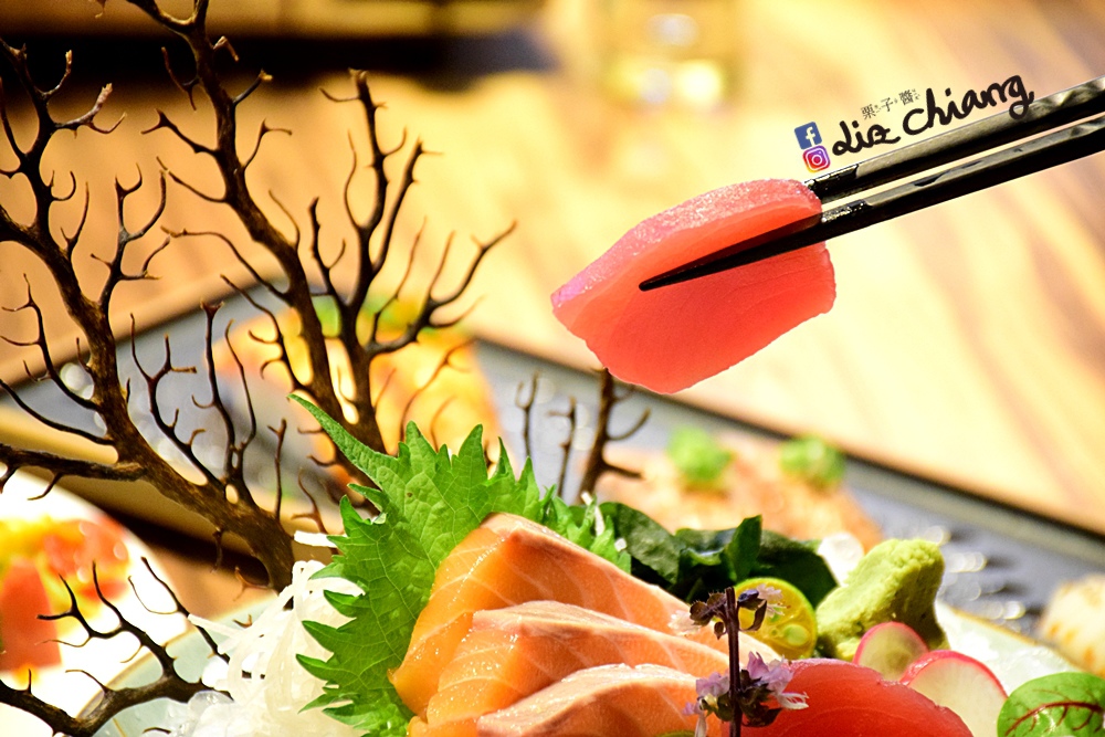 【台中公益路美食】手信大佬日式料理DSC_0080Liz開懷大笑看世界.JPG