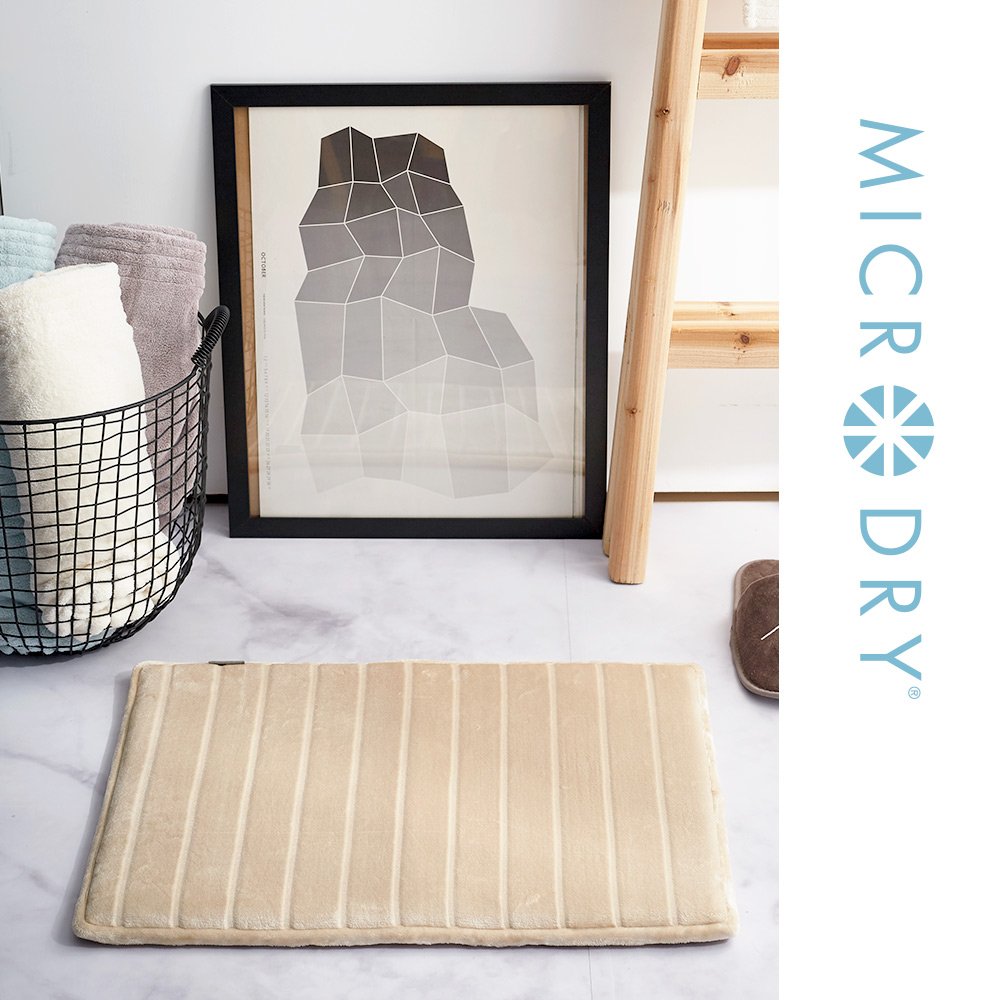 。表層絲光絨織布，羽毛輕撫般的細膩。加厚活性碳記憶綿夾層，足部舒適減壓。蜂巢狀立體結構，快速透氣不濕悶。底部防滑膠底，步步安穩又踏實。北歐風格，輕奢時尚新美學