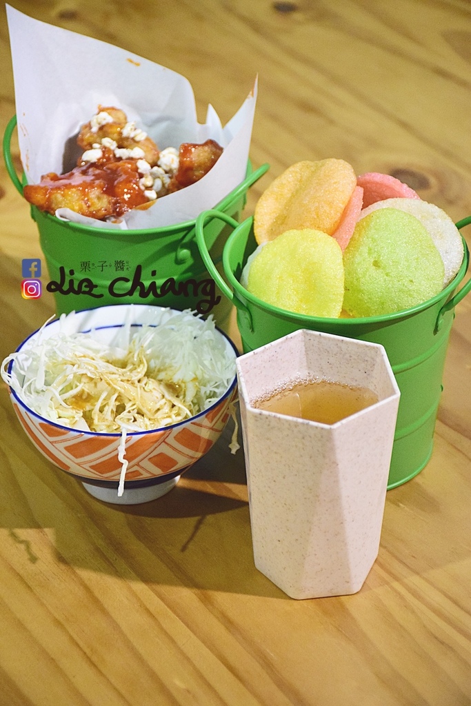 【台中北區美食】安羽軒食堂DSC_0147Liz開懷大笑看世界.JPG