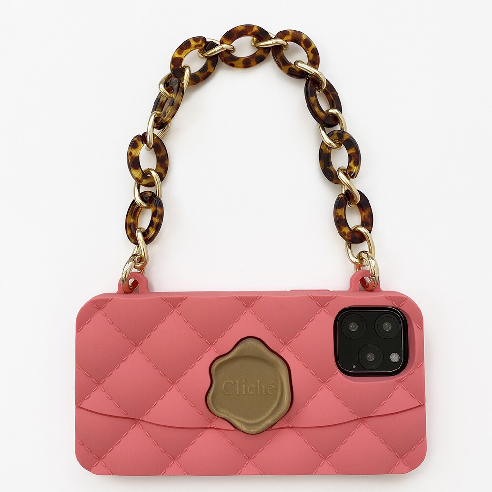 甜甜戀愛蜜桃色cliche經典信封晚宴包手機殼 搭配超美琥珀手提短鍊集知性與甜美於一身 採用日本醫療等級矽膠製成 僅適用於 iphone 11 pro 相機及螢幕周圍加高設計保護手機避免刮傷 殼身有可