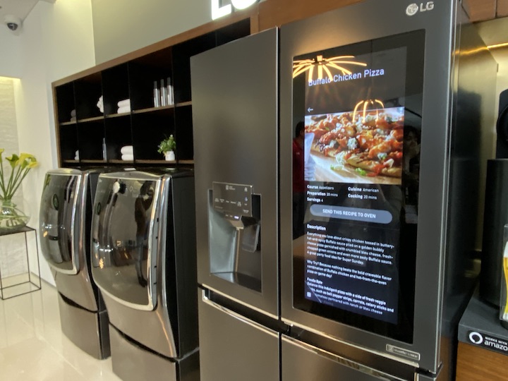 LG 智慧家庭全面啟動，CLOi 機器人進入生活、捲軸式電視指日可待