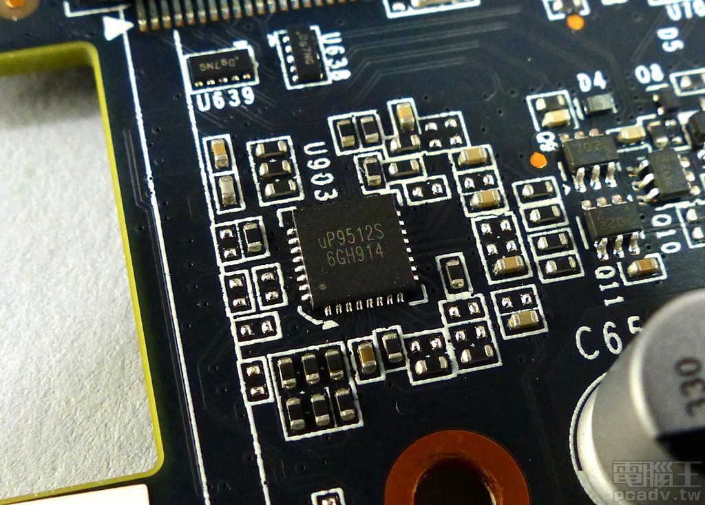 ▲ uP9512S 多相 PWM 控制器晶片負責顯示晶片主要供電轉換 4 相規模。