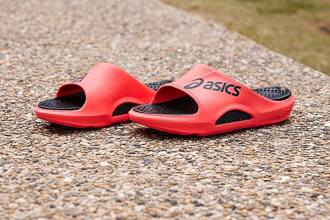 ASICS亞瑟士推出《Actibreeze Hybrid Sandal》進化版運動恢復拖鞋！可
