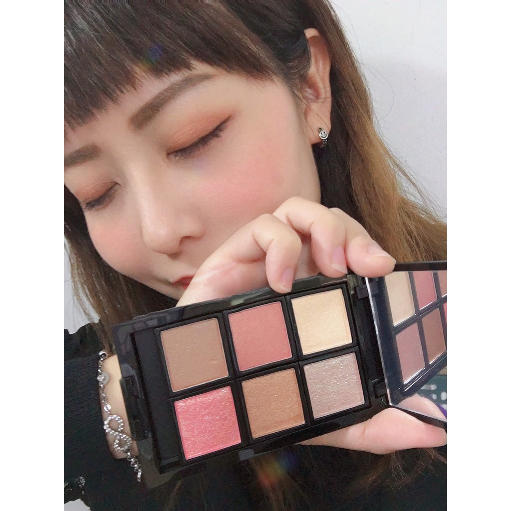 新上市優惠限定任選4色贈專用眼影棒眼影、腮紅滿1500，即贈專屬磁吸收納盤✨彩妝職人調和「獨門配色」細珠高光、顏色飽滿、一抹顯色✨考照、新秘、部落客、演藝推薦品名：我型我色 組盤磁吸式眼影容量：2.5