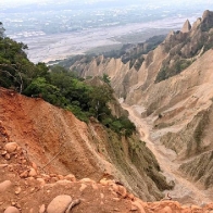 【景點】苗栗三義惡地奇景火炎山！該準備活動筋骨啦！