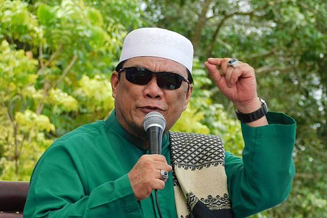 Ustaz Yahya Waloni Sebut Semua Youtuber Kafir Deddy Corbuzier Diminta Cari Makan Tempat Lain Hops Id Line Today