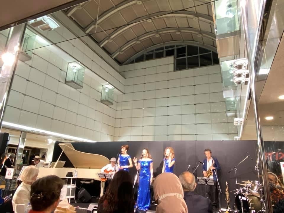 新生the Fujiyama Sistersの2名のメンバーに出会い ついにデビューショー開催