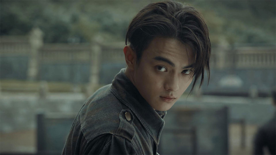 陸劇「痞帥無賴惹人愛」角色3：許凱 飾演《烈火軍校》顧燕幀