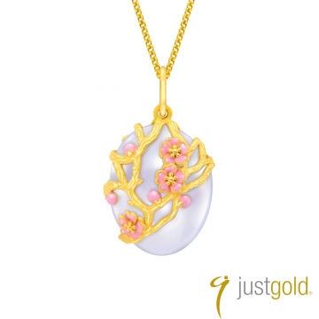 ● 淡粉梅花綻放包覆蛋面藍玉髓● 象徵著被愛與幸福包圍其中● 本商品不含鍊