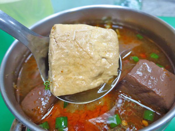 【台北美食】得記港式麻辣鴨血-公館夜市裡的隱藏版美食 【台北美食】得記港式麻辣鴨血-公館夜市裡的隱藏版美食