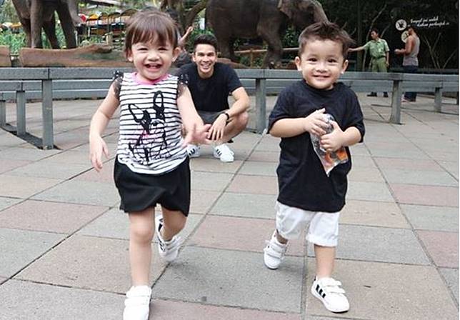 10 artis dan anak kembarnya