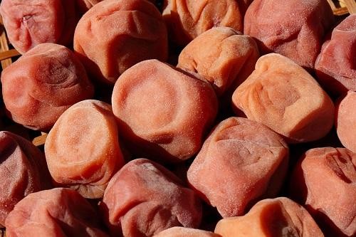 意外と知らない 梅干し は腐るの 腐る原因を知れば梅干しを正しく保存できる オリーブオイルをひとまわしニュース