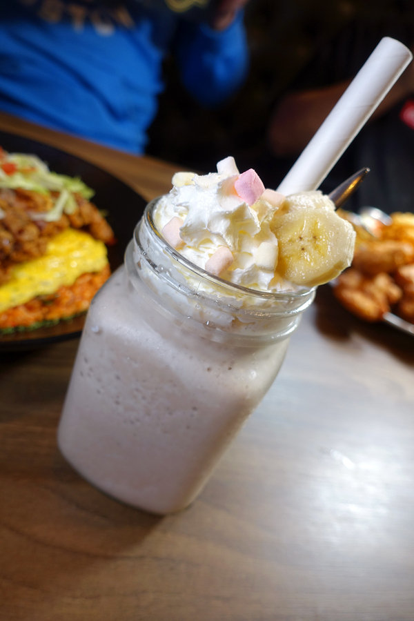 美式聚餐-the chips美式餐廳信義ATT店，ATT 4 FUN餐廳推薦，有台北101夜景、好喝啤酒和調酒適合上班族聚餐小酌的台北信義區美式餐廳