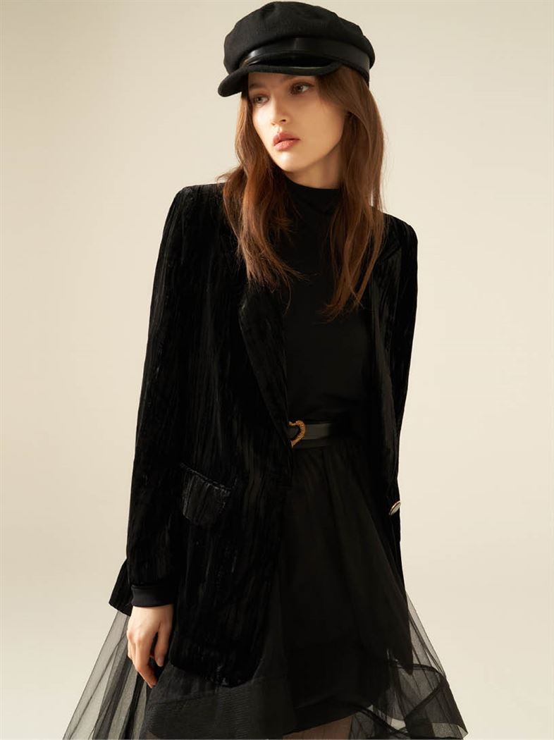 天鵝絨質感西裝外套