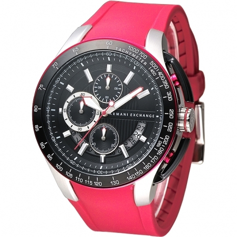整體以前衛大膽獨特魅力設計，3點鐘“ARMANI EXCHANGE ”品牌字樣，彰顯阿瑪尼(Armani)旗下的休閒運動品牌領導風範！大錶徑、錶冠護弓保護裝置，配以渾圓酷炫黑色運動風尚錶框，個性黑色調