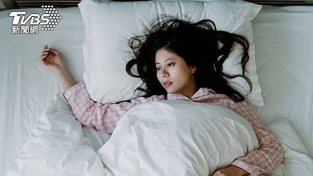有名女網友表示自己待業期都睡到中午。（示意圖，非當事人／shutterstock達志影像）