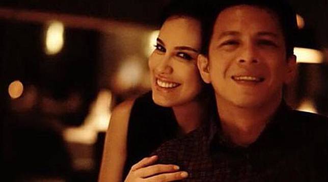 Sophia Latjuba Pamer Cincin Tunangan dari Ariel NOAH?