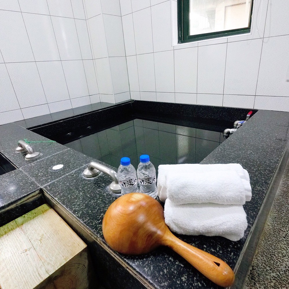 塗改、影印、複製、偽造、散播等違法行為，一經查獲移送法辦。 7.各項優惠不得合併使用，詳細優惠內容及最新訊息，請以店家現場公告為準，本網站保留優惠活動、解釋、修正、暫停、終止本活動之權利。 8.本憑證