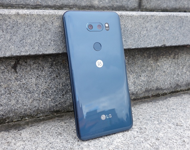 LG V30+ 簡單動手玩：6 吋全螢幕、雙鏡頭影音旗艦機，消費者先體驗再開賣