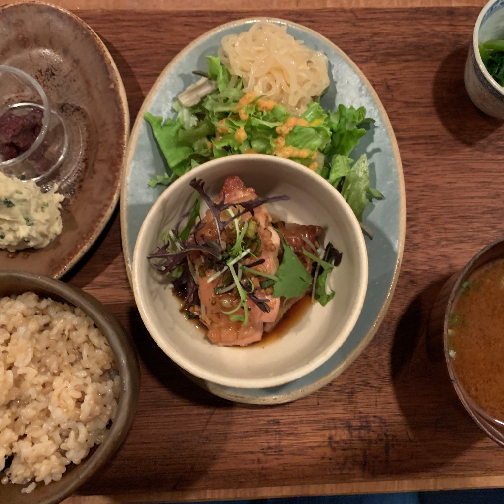 ユーザーが投稿した油淋鶏定食の写真 - 実際訪問したユーザーが直接撮影して投稿した西真美カフェumi食堂の写真