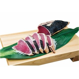 〈太平洋産静岡県加工〉刺身用 三陸東沖戻りかつおたたき 100g当り