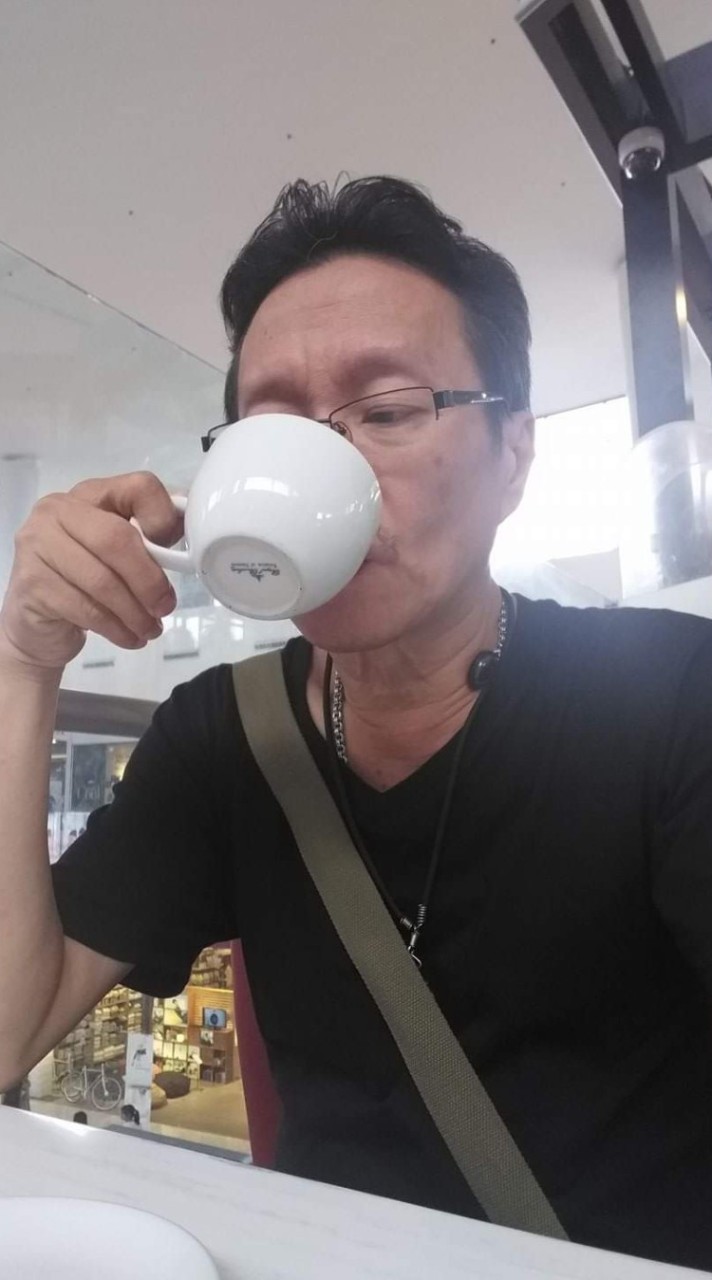 จิบกาแฟ แล พระเครื่อง
