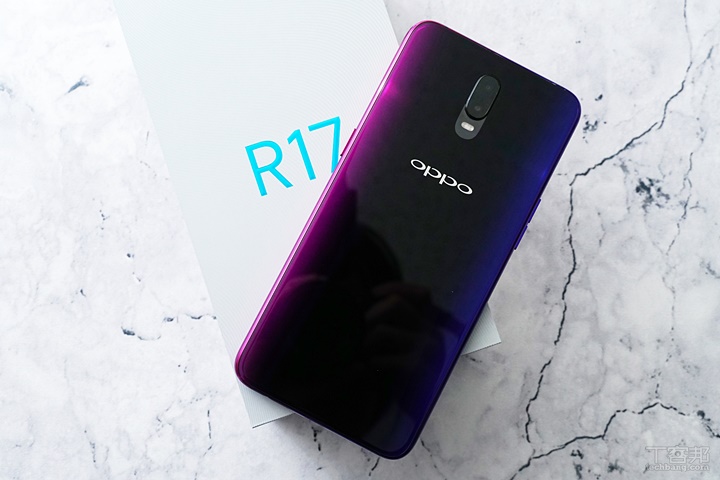 OPPO R17 開箱動手玩，跑分、拍照、續航力表現全都測