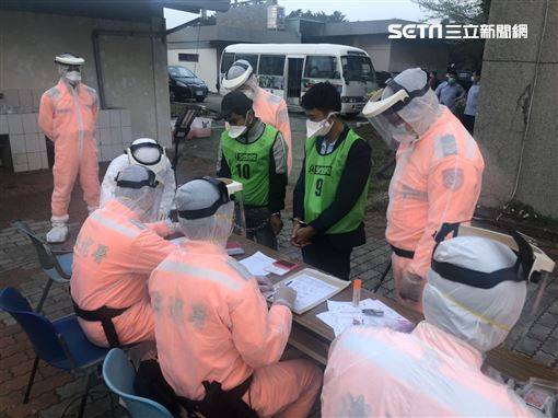 越南客偷渡來台　31人堆疊塞滿漁船